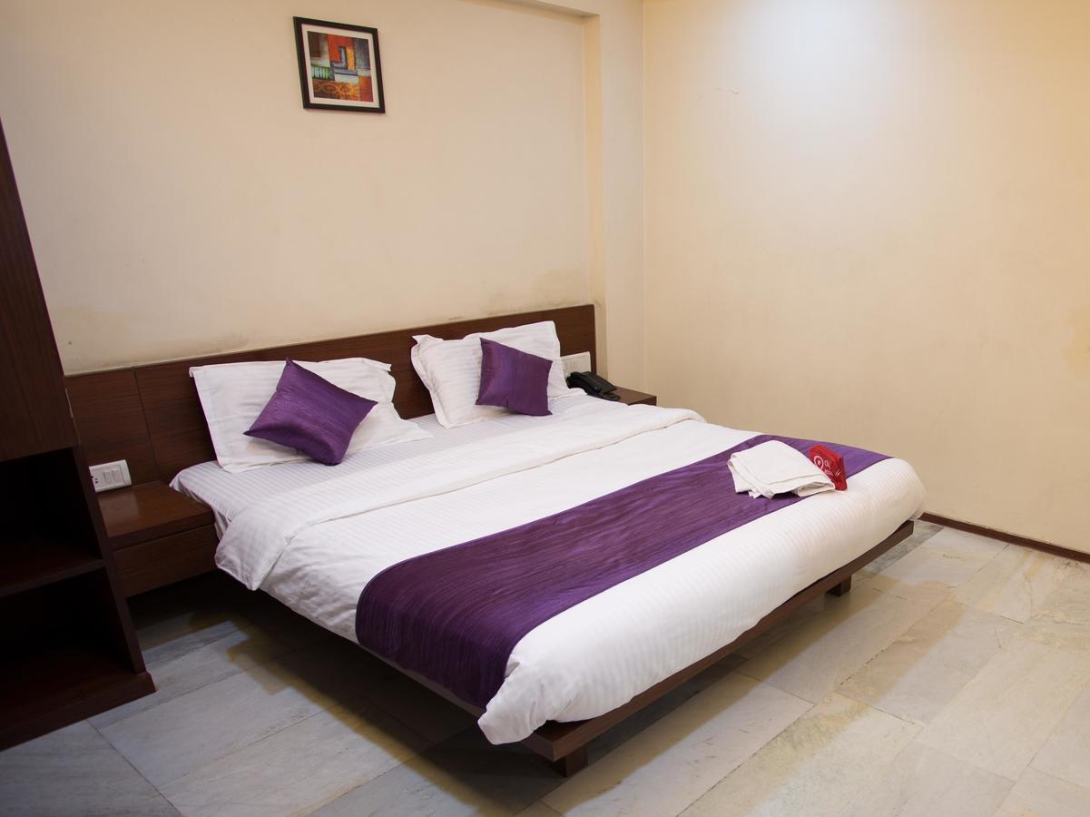 Hotel Oyo 13771 Executive Residency à Pune Extérieur photo
