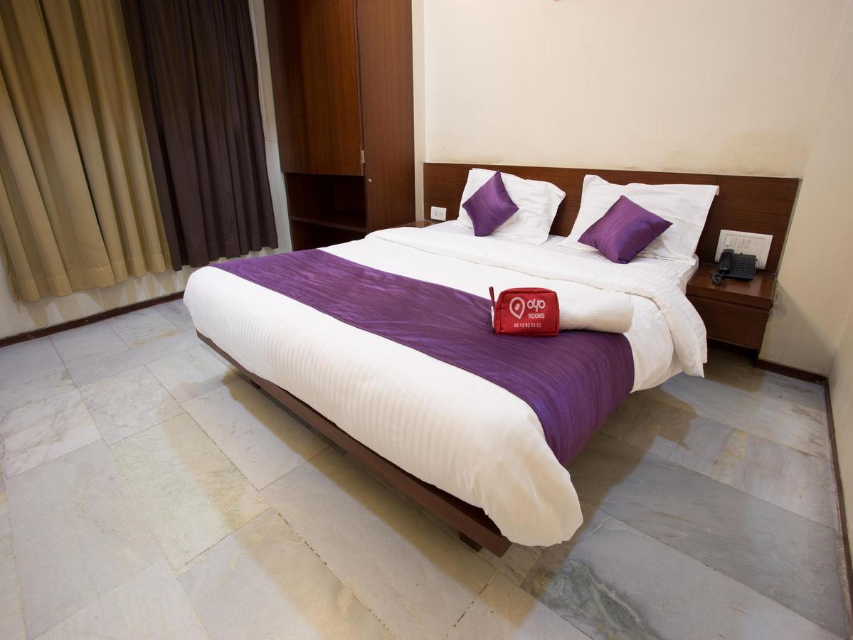 Hotel Oyo 13771 Executive Residency à Pune Extérieur photo