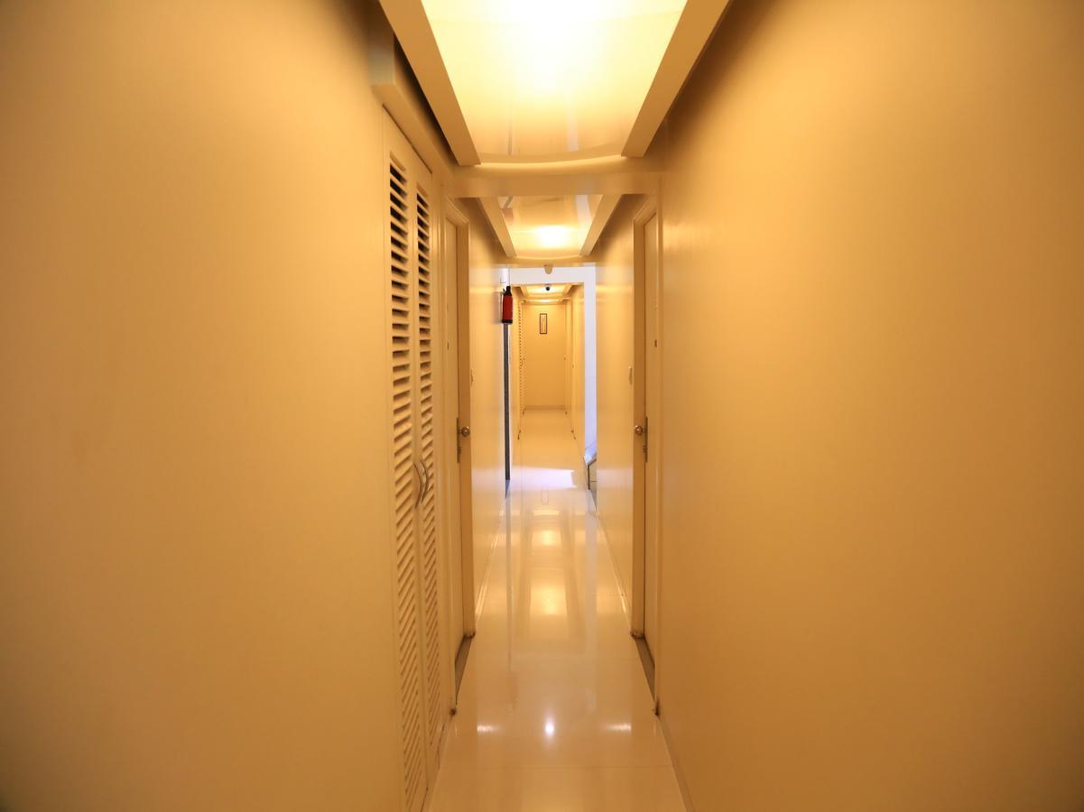 Hotel Oyo 13771 Executive Residency à Pune Extérieur photo