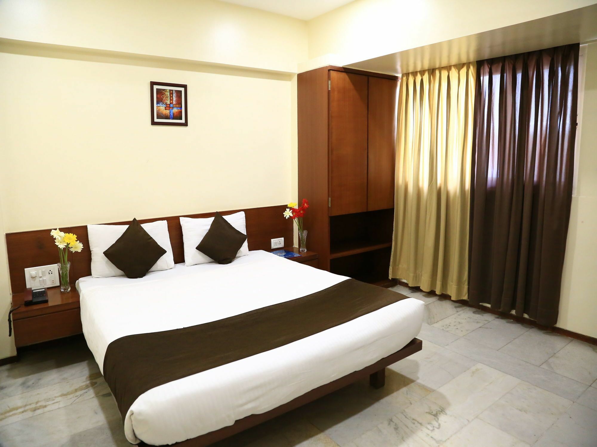 Hotel Oyo 13771 Executive Residency à Pune Extérieur photo