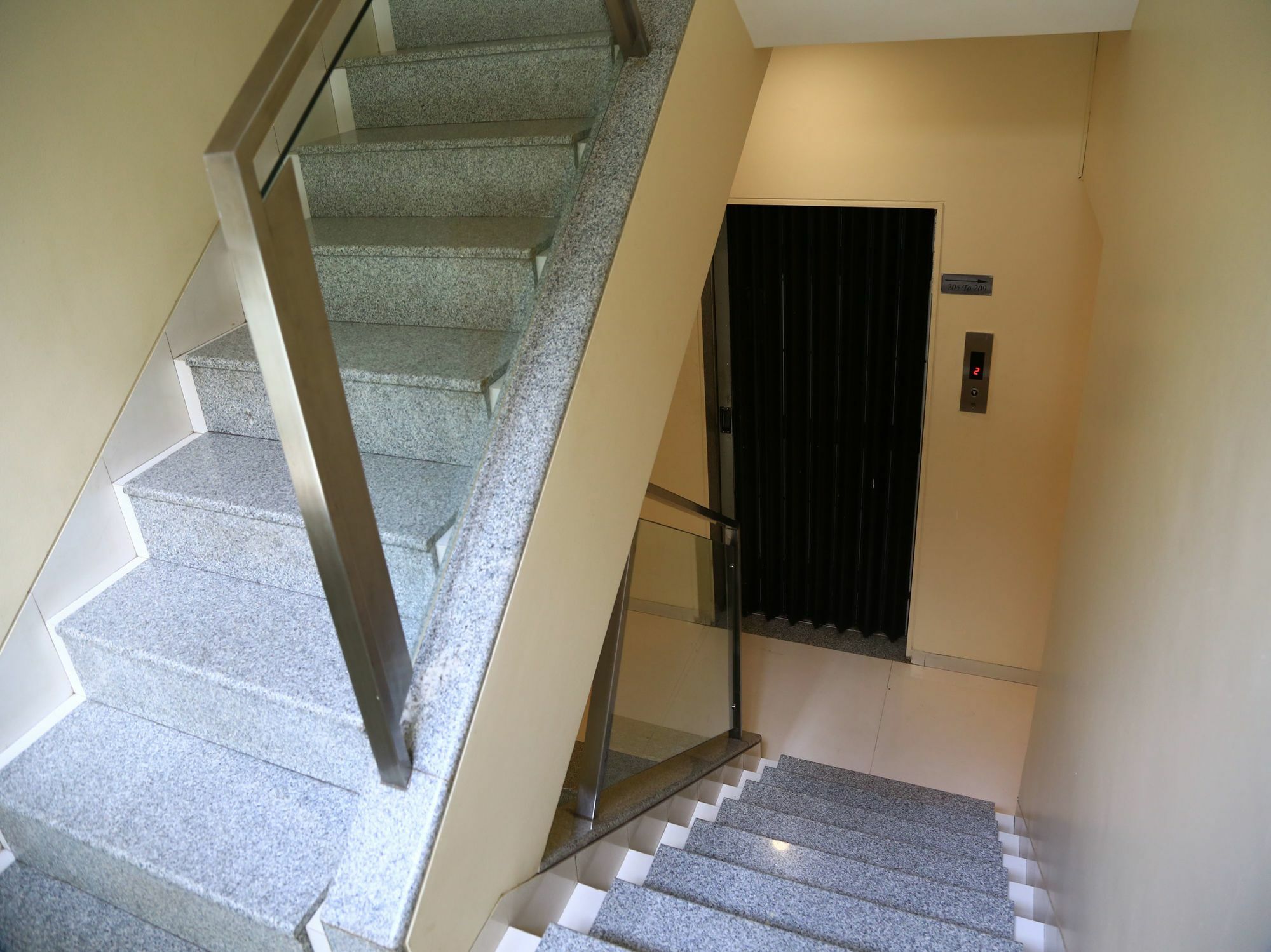 Hotel Oyo 13771 Executive Residency à Pune Extérieur photo